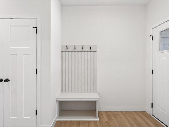5th image of 3366 Kady Ave NE