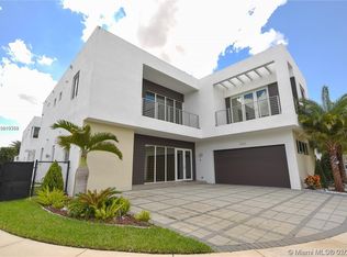 10040 NW 75th Ter, Doral, FL 33178