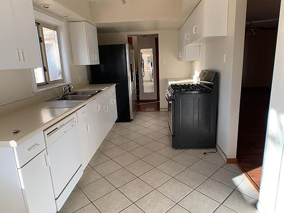 3rd image of 2118 44th St APT C