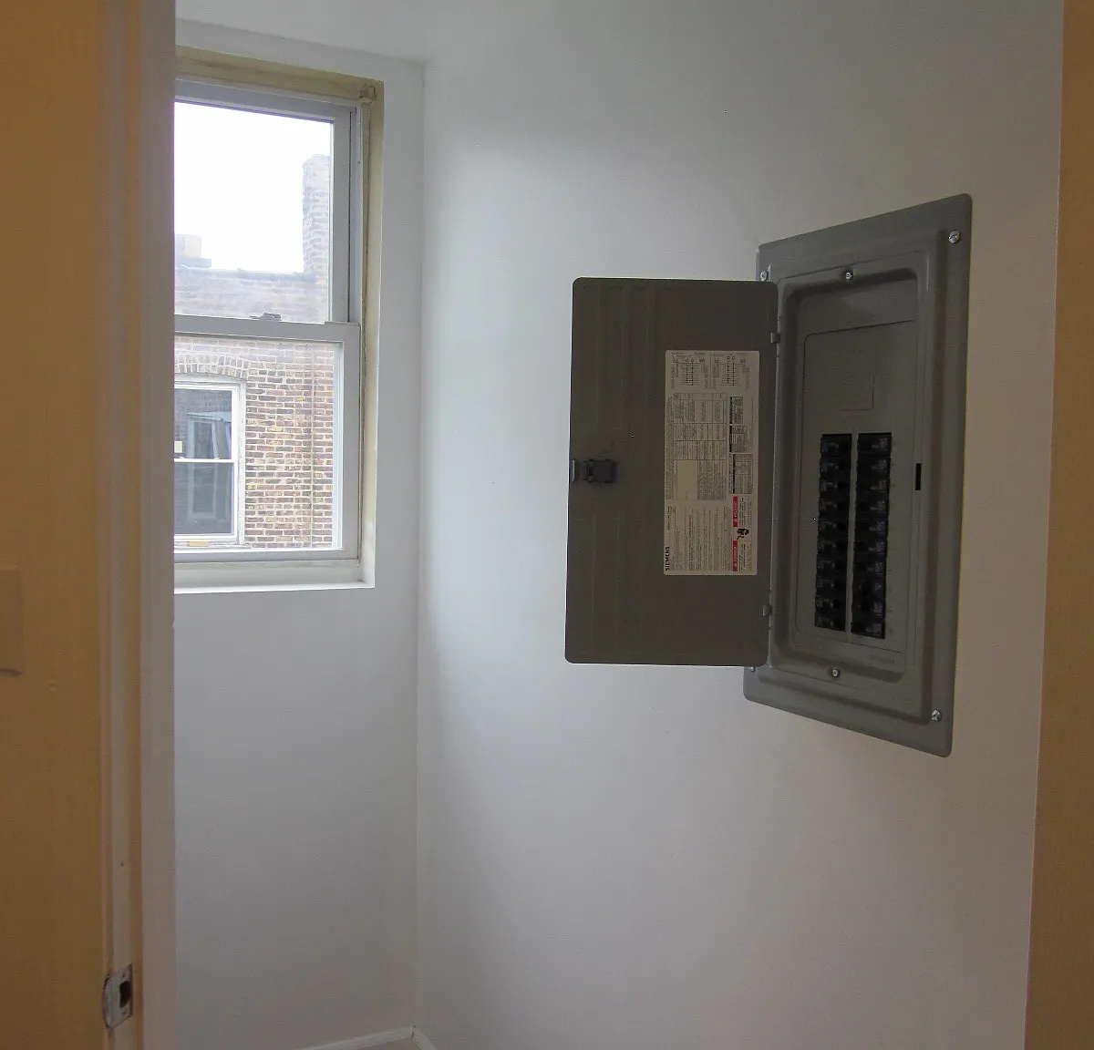 3 bed, 1200 sqft, $1,700 — Photo 4