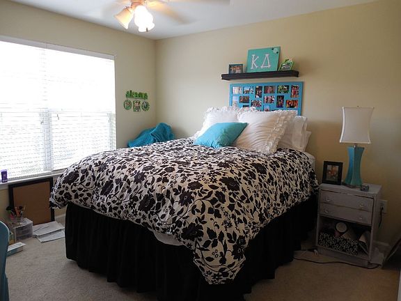 3rd image of 1725 Harvey Mitchell Pkwy S APT 1526