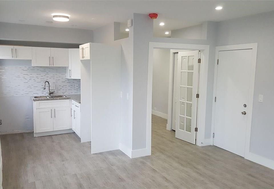 1st image of 7116 Bay Dr APT 7