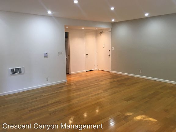 4th image of 645 Westmount Dr APT 201