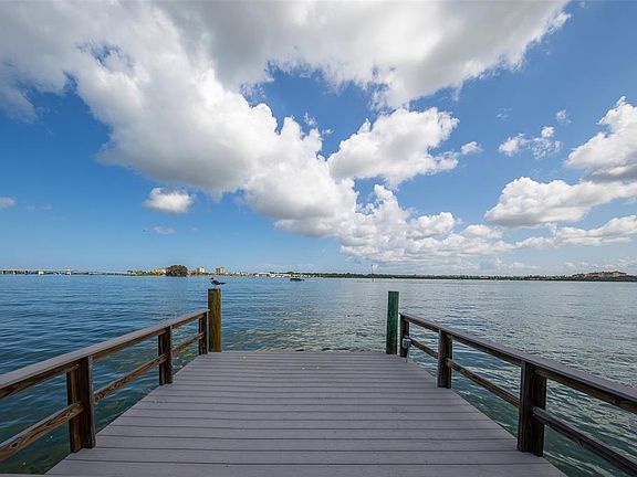 3rd image of 814 BAY POINT DRIVE