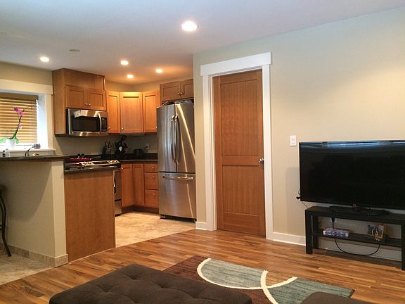 3rd image of 11029 Durland Ave NE