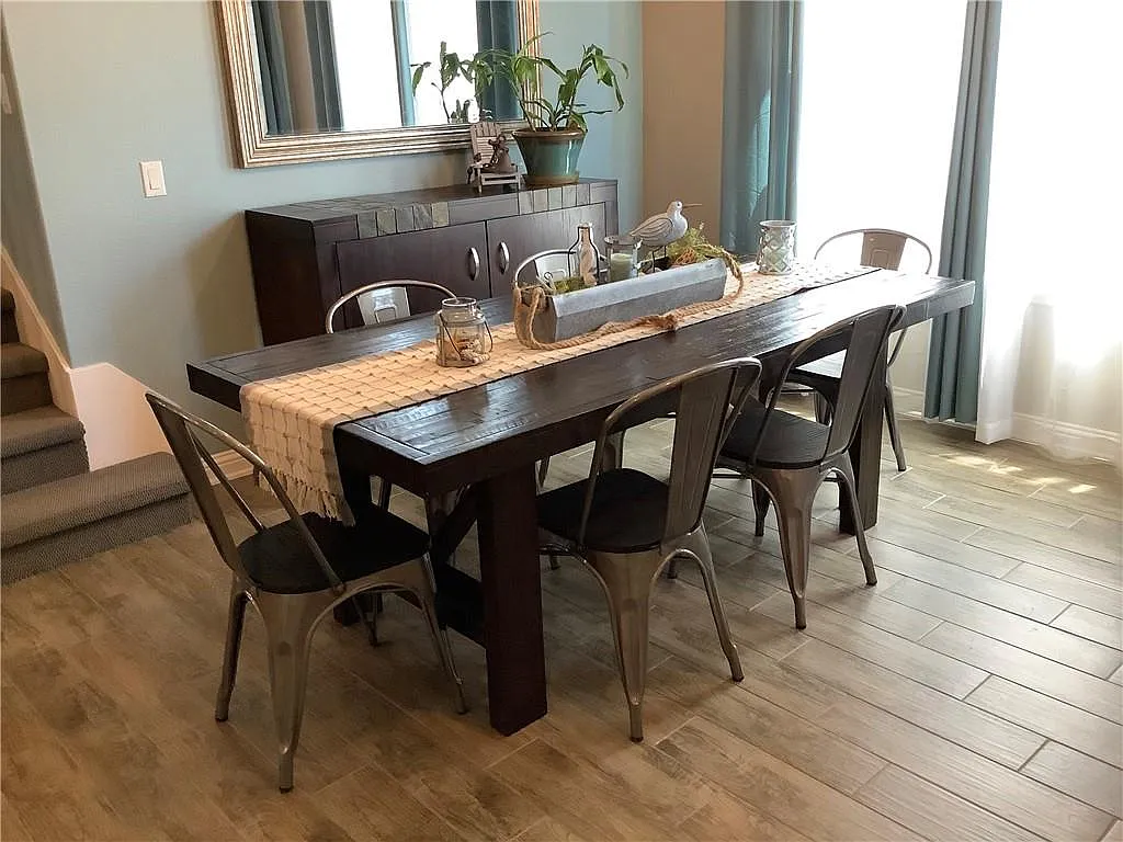 3 bed, 2.5 bath, 1819 sqft, $2,499 — Photo 4