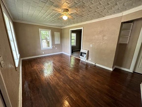 2nd image of 1208 E Parker St