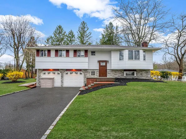 114 Dawson Drive, Greenlawn, NY 11740