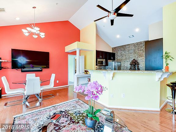 5th image of 10807 Warfield Pl Unit 208