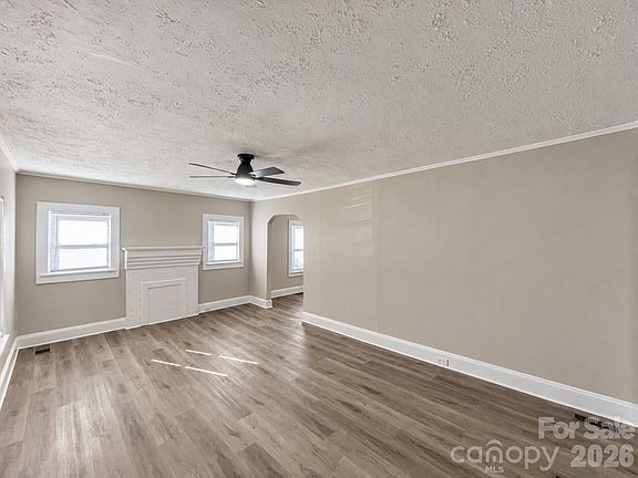 3rd image of 711 W Rice St