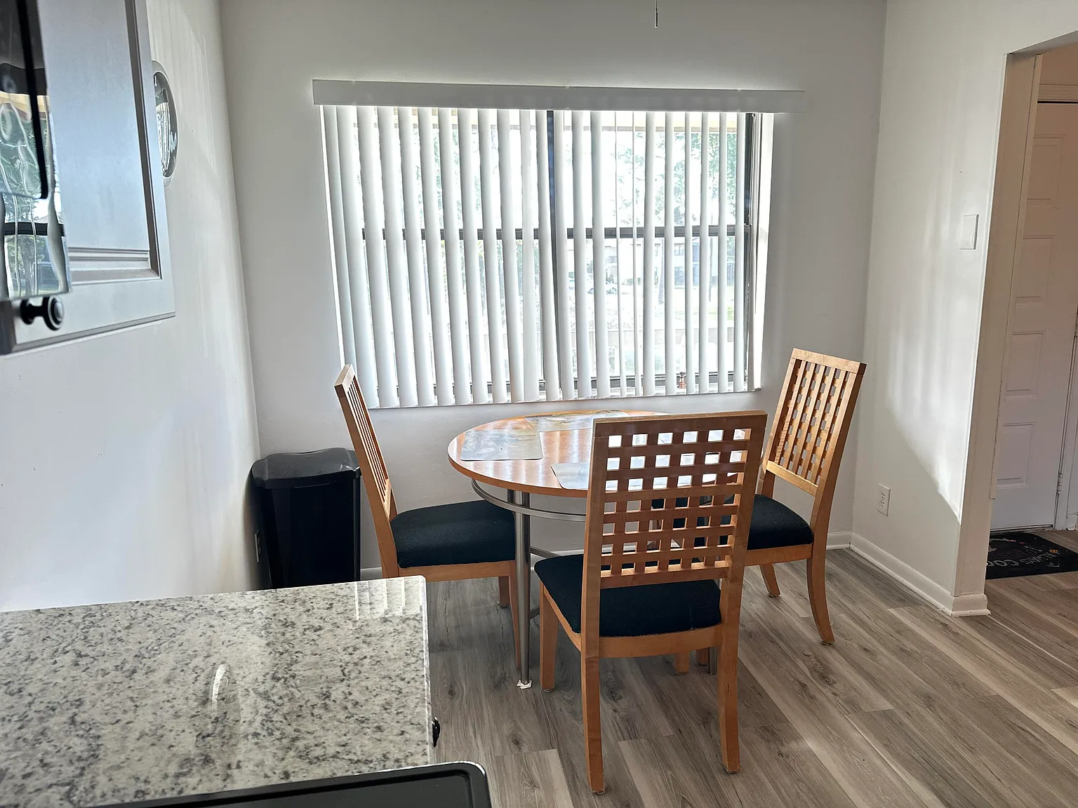 2 bed, 2.0 bath, 1186 sqft, $1,800 — Photo 4