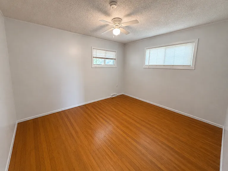 Upstairs Bedroom 1.