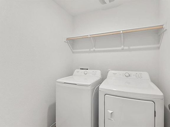 5th image of 120 Donnington Dr