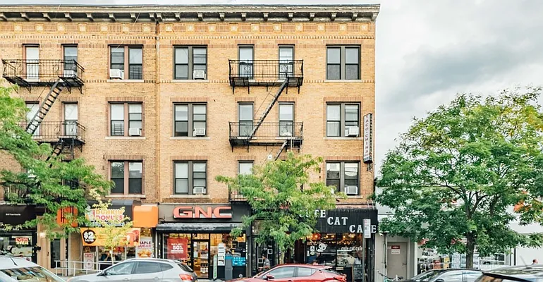 Rented by Compass | media 18