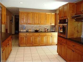 3rd image of 749 Washington Dr
