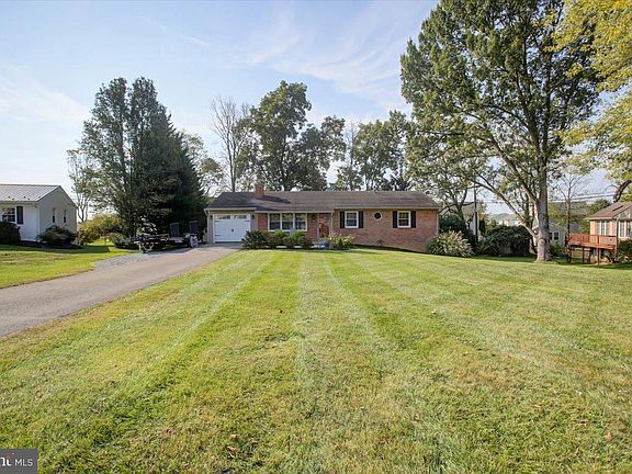 2nd image of 18339 Woodside Dr