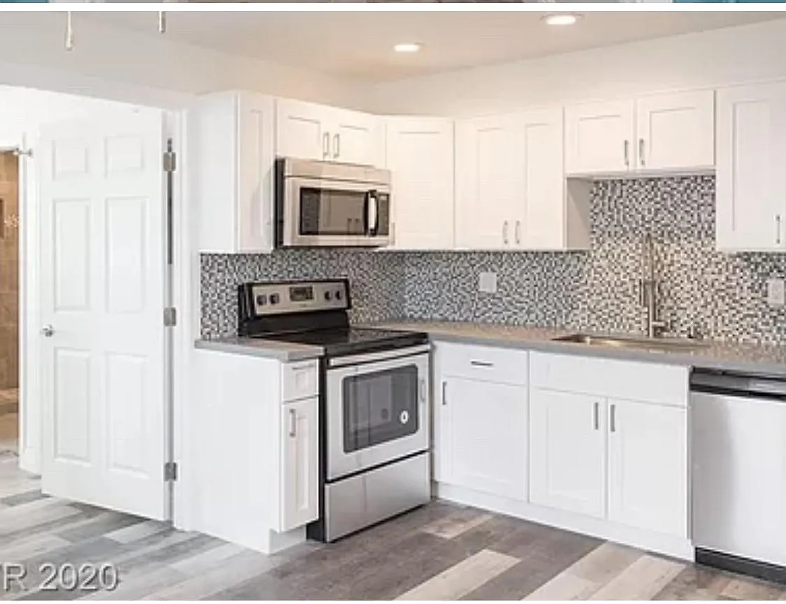 Building Photo - 343 N 10th St #1