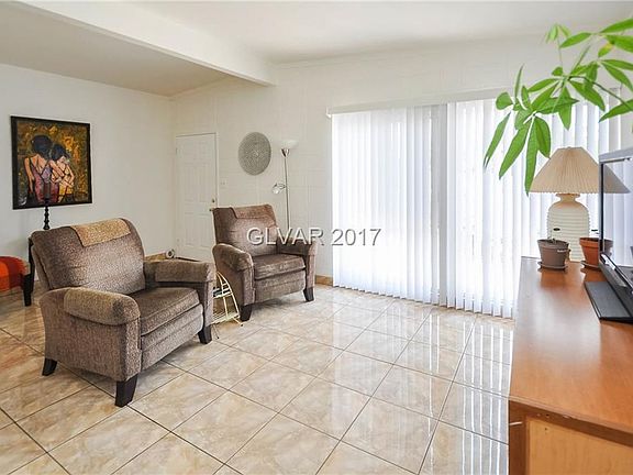 5th image of 2348 Palma Vista Ave