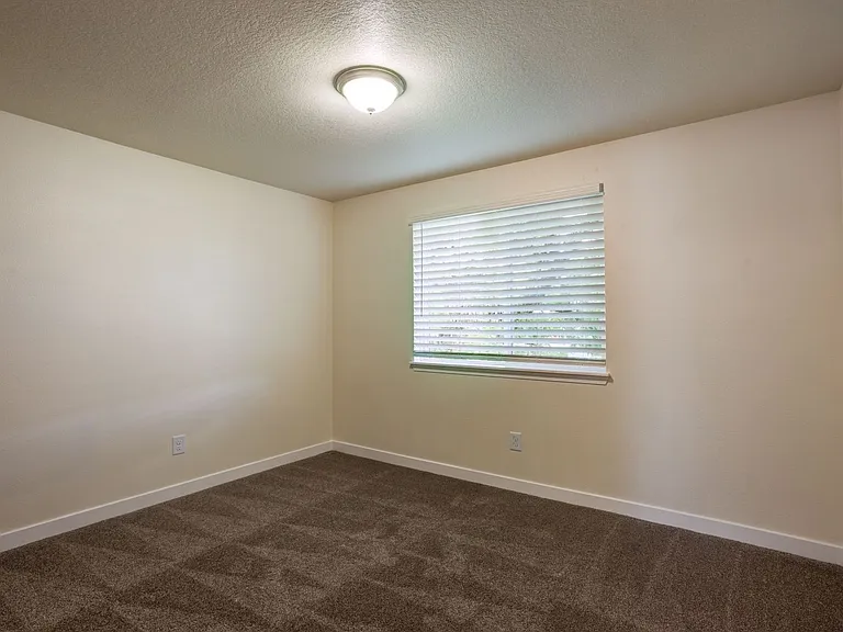 Cascade Village Estacada — Photo 39