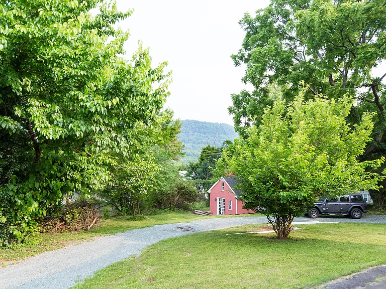 1601 Monticello Rd — Photo 47