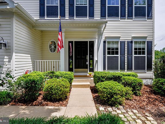 3rd image of 3901 Lynnhaven Ln