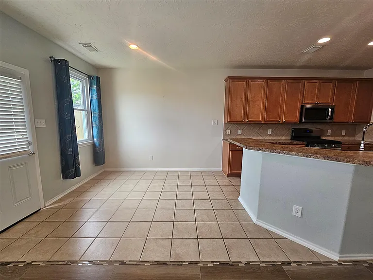 3219 Victorian Manor Ln — Photo 18
