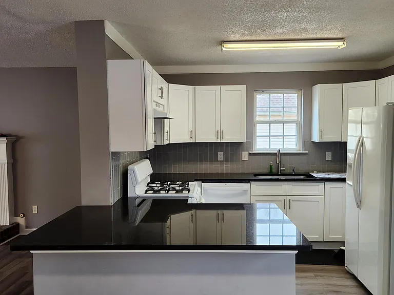 1020 Augusta Woods Dr — Photo 8