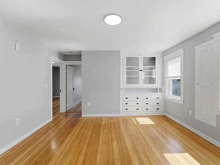 33 Laura St #2 — Photo 8