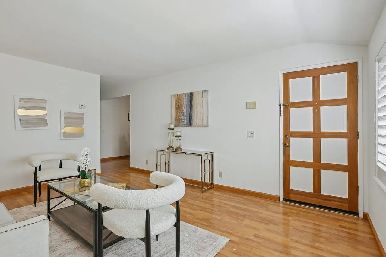 4 bed, 2.0 bath, 1353 sqft, $4,875 — Photo 4