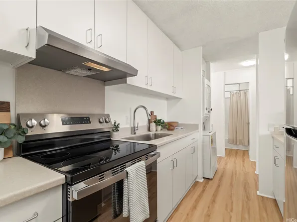 909 Ala Nanala St APT 101, Honolulu, HI 96818