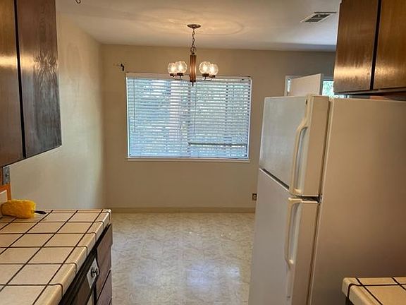 4th image of 160 Michael Dr