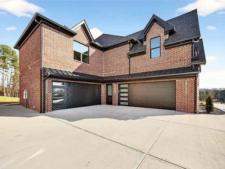 405 Thunder Rd — Photo 4