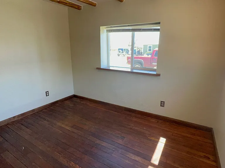 225 N Washington St — Photo 17