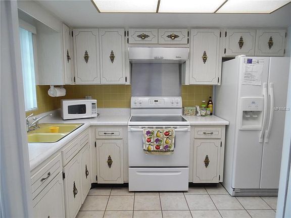 3rd image of 1650 S Lake Ave APT 3