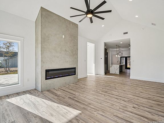4th image of 510 Conner Court