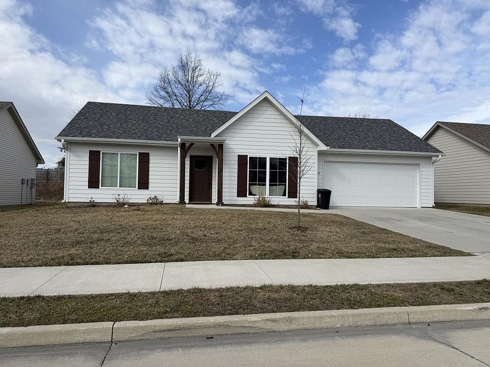 1st image of 125 N Luna Ln