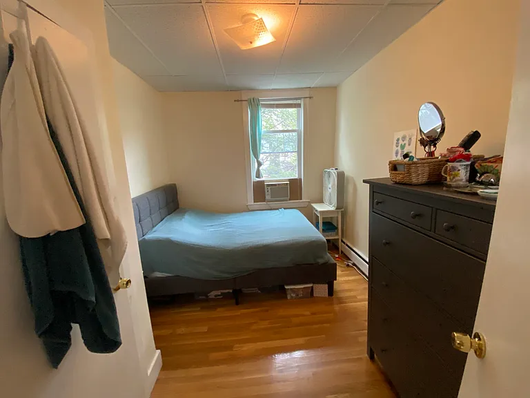 379 Windsor St #3 — Photo 6