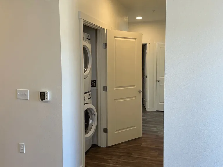 Academy Heights Apartments — Photo 8