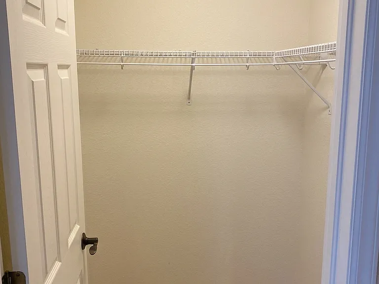 430 Montgomery Dr — Photo 10