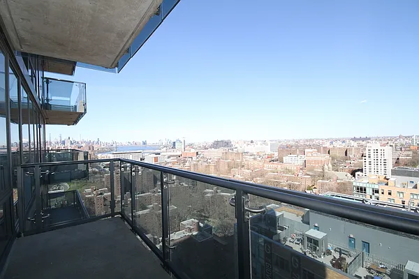 Rented by Red Apple Group | media 41