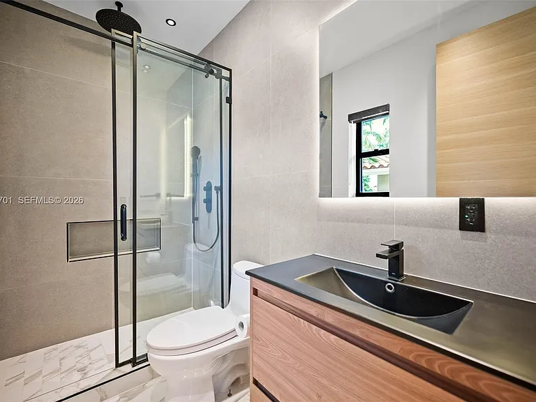 16431 NE 34th Ave — Photo 35