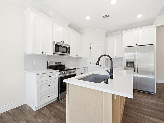 5th image of 12444 Oak Aly