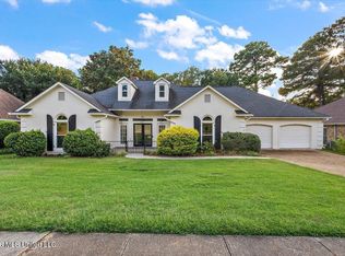 423 Woodlands Cir, Brandon, MS 39047