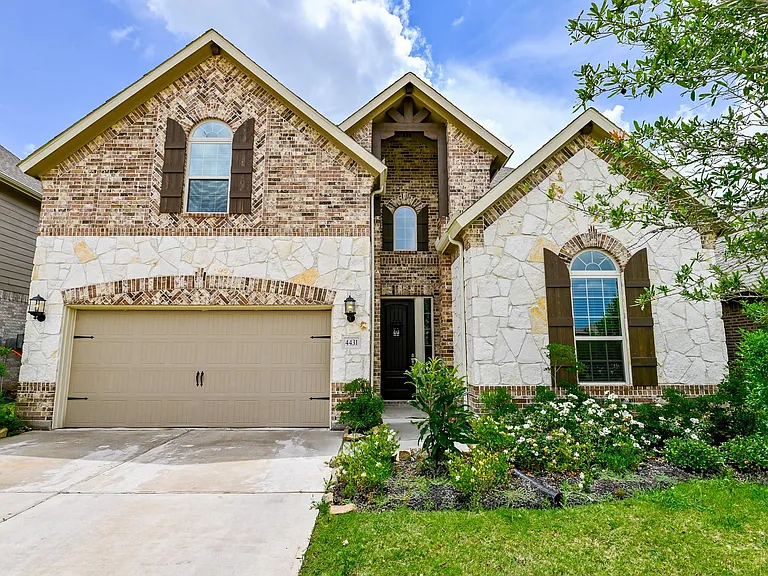 4431 Wyatt Roland Way — Photo 32