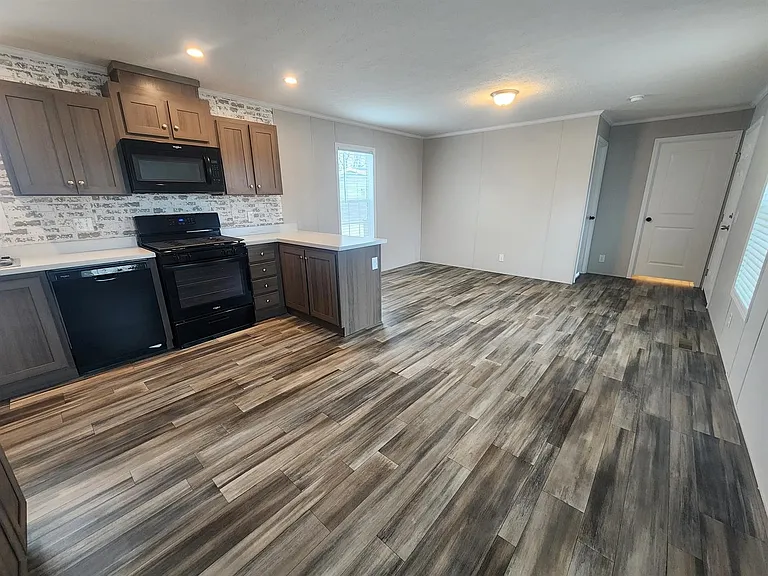 317 Loden Dr — Photo 4