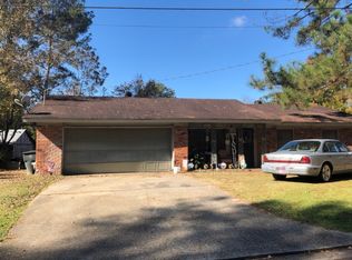 104 Elm Ln, Vicksburg, MS 39180