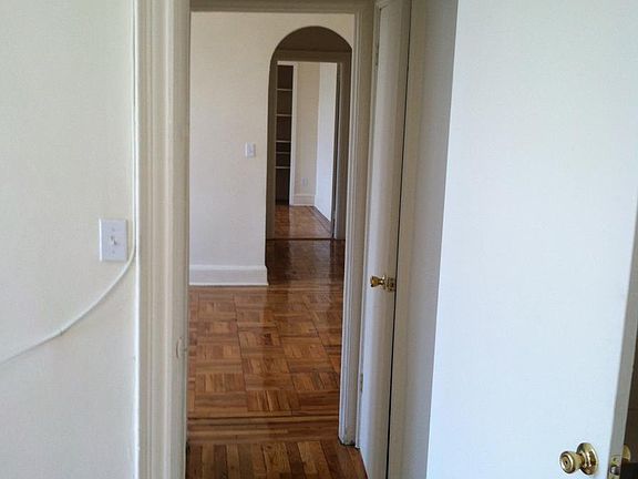 3rd image of 4819 4th Ave Bsmt 2