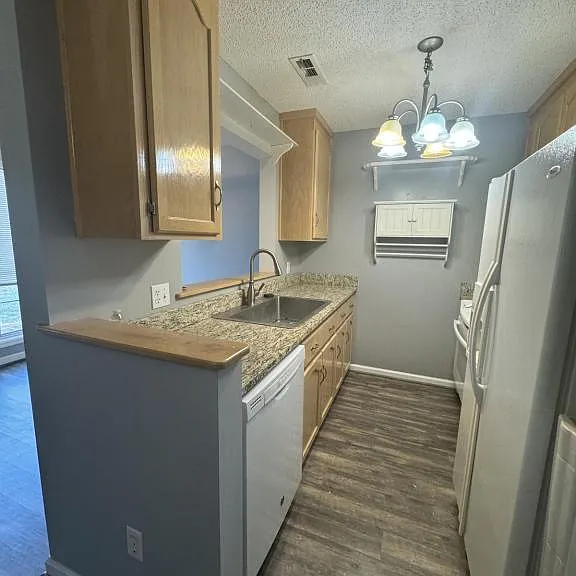 114 Palm Dr — Photo 5