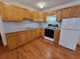 1506 Green St APT 1R, Philadelphia, PA 19130