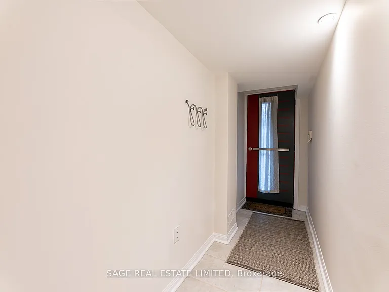 38 Osler St #BASEMENT — Photo 7